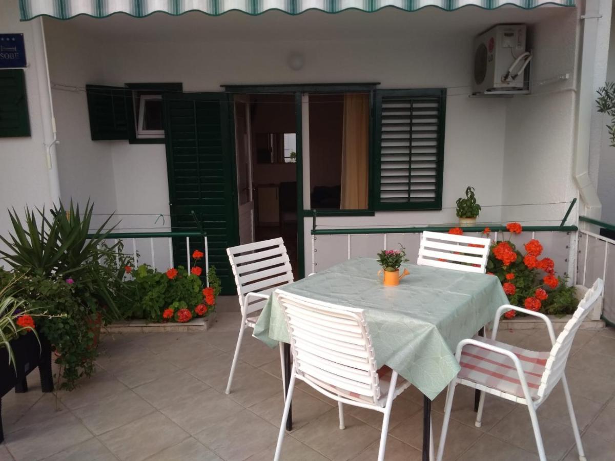 Apartman Dese 2+1 Tučepi Exterior foto
